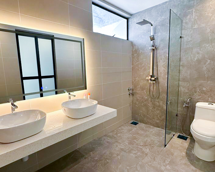 The Luxurious 168 @ Cruise Villa