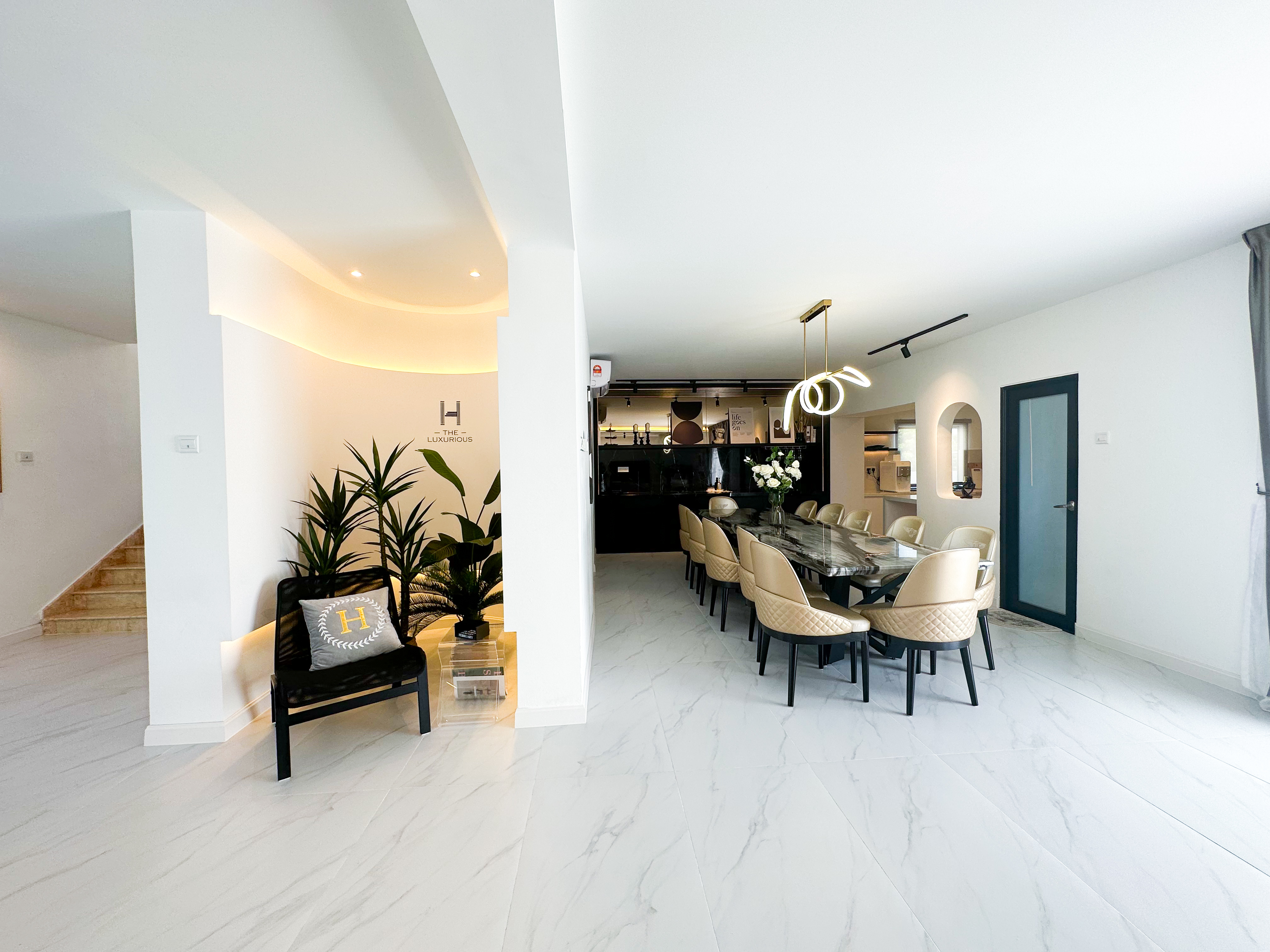 The Luxurious 168 @ Cruise Villa