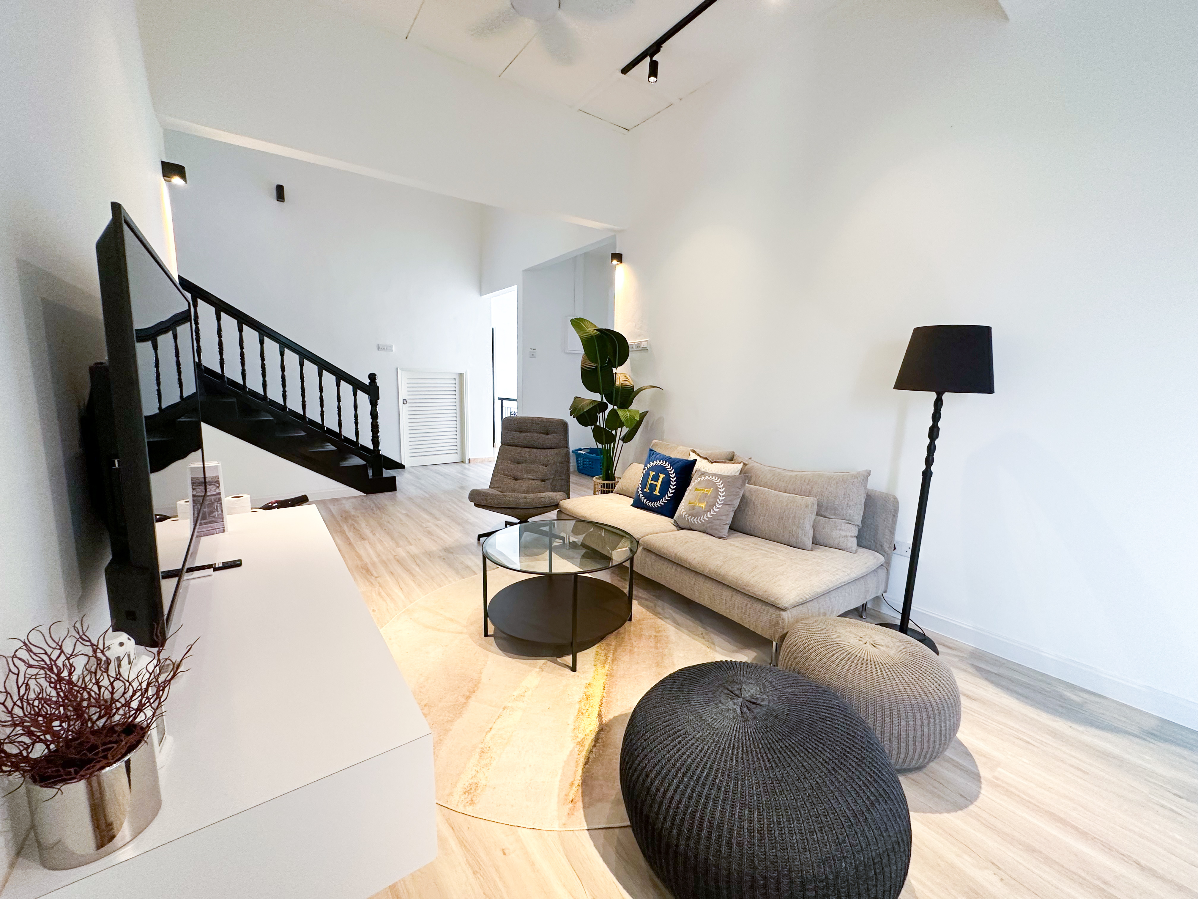 The Luxurious 168 @ Cruise Villa