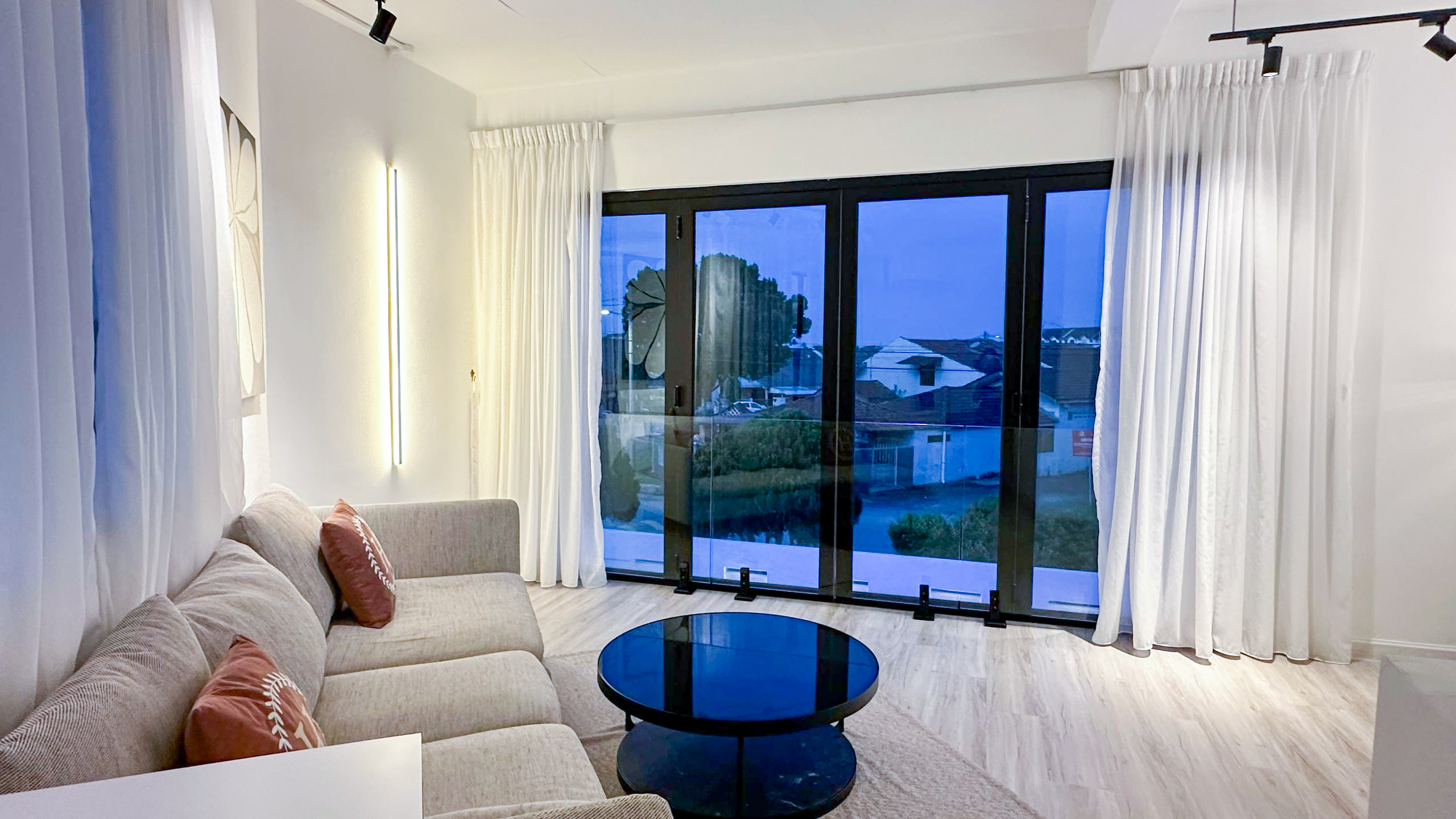 The Luxurious 168 @ Cruise Villa