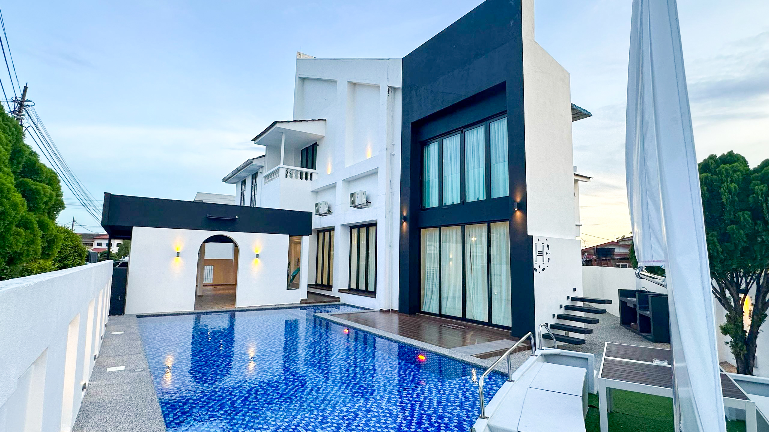 The Luxurious 168 @ Cruise Villa
