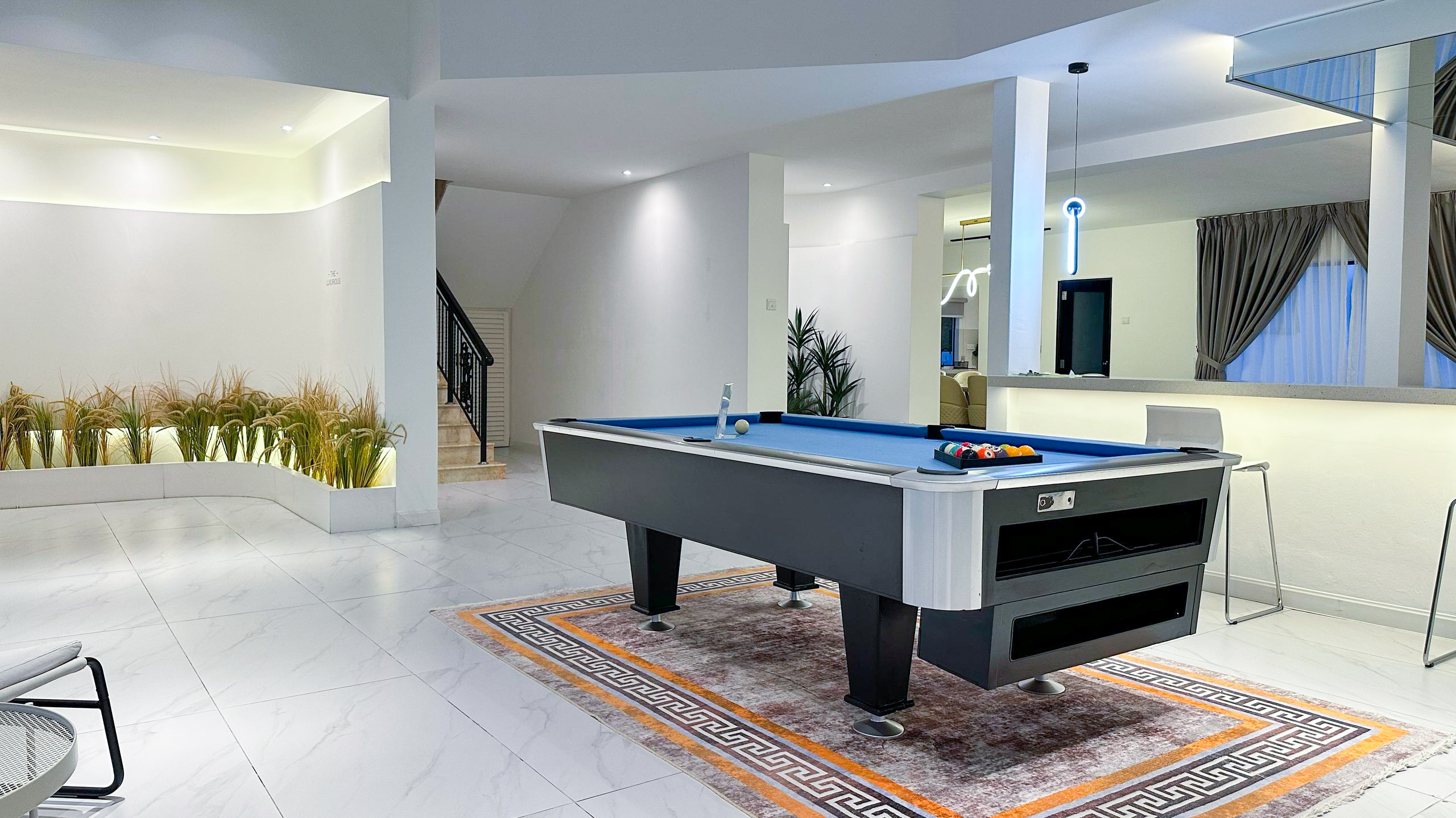 The Luxurious 168 @ Cruise Villa