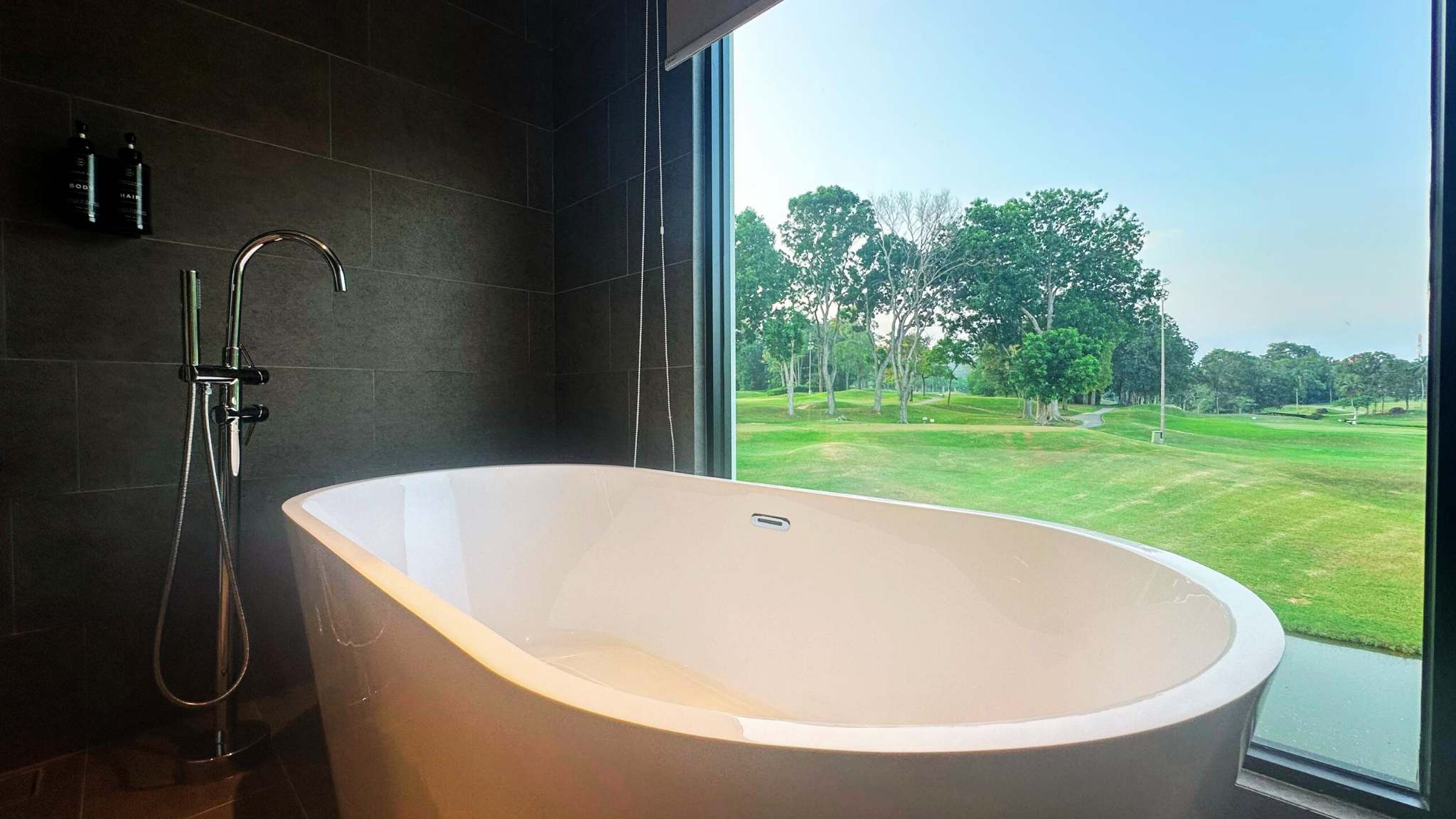The Luxurious 231, Lake House Villa