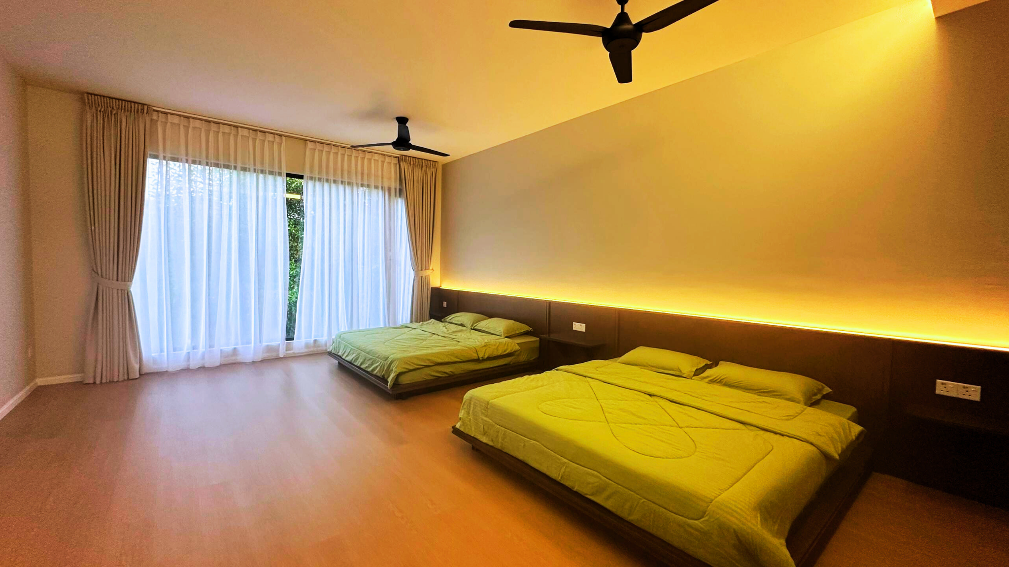 The Luxurious 231, Lake House Villa