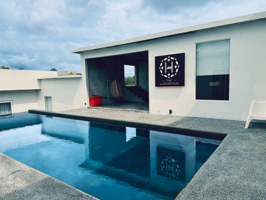 The Luxurious 245 @ Luxury A' Famosa