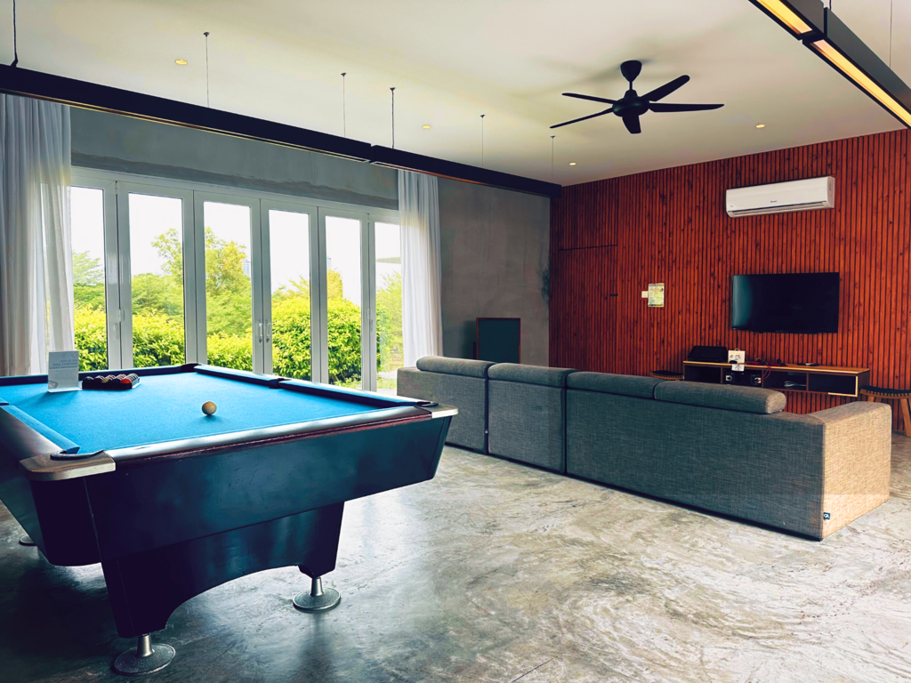 The Luxurious 245 @ Luxury A' Famosa